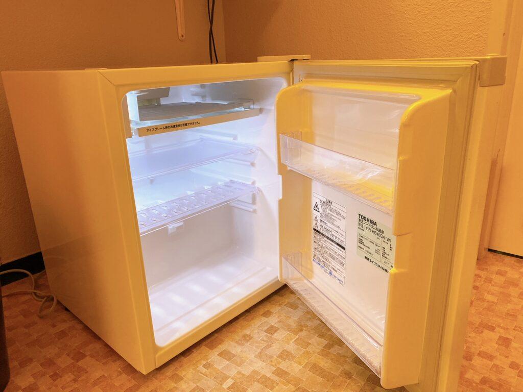 富士レークホテル 和室 冷蔵庫の様子を撮影した写真