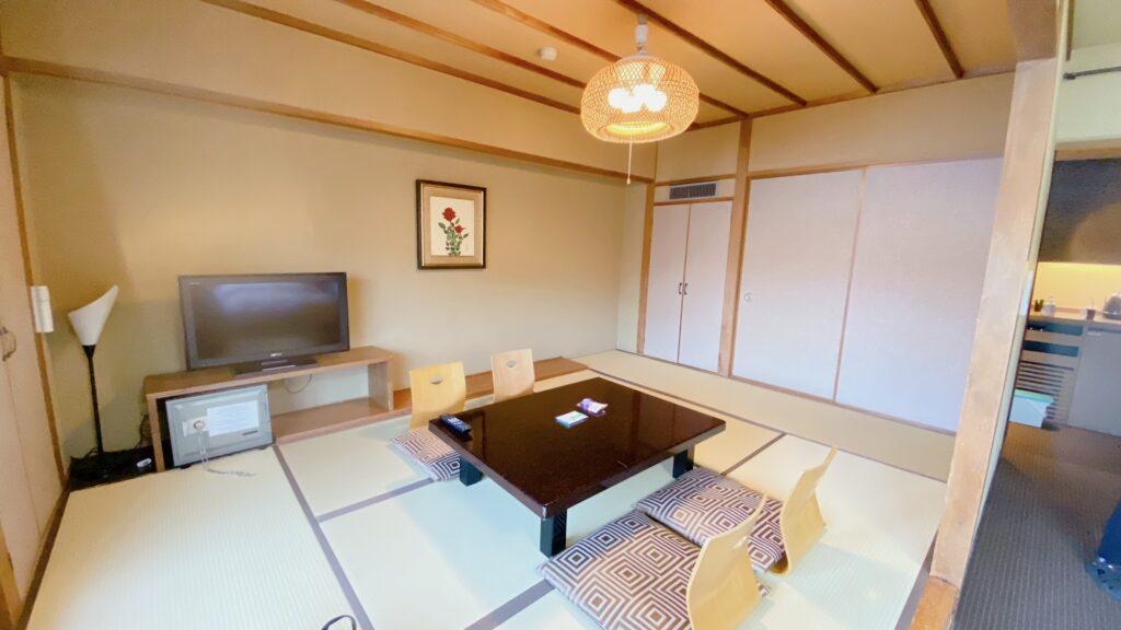 富士レークホテル 和洋室 和室部分の様子を撮影した写真