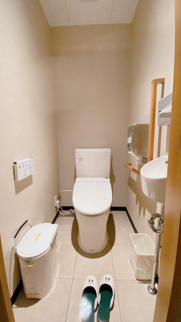 富士レークホテル 和洋室 トイレの様子を撮影した写真