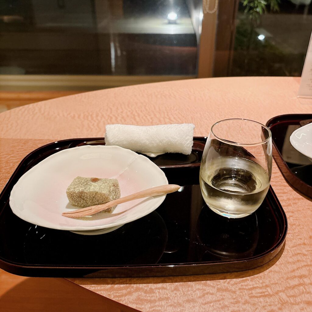 庄川温泉ゆめつづりのウェルカムフードとドリンクを撮影した画像