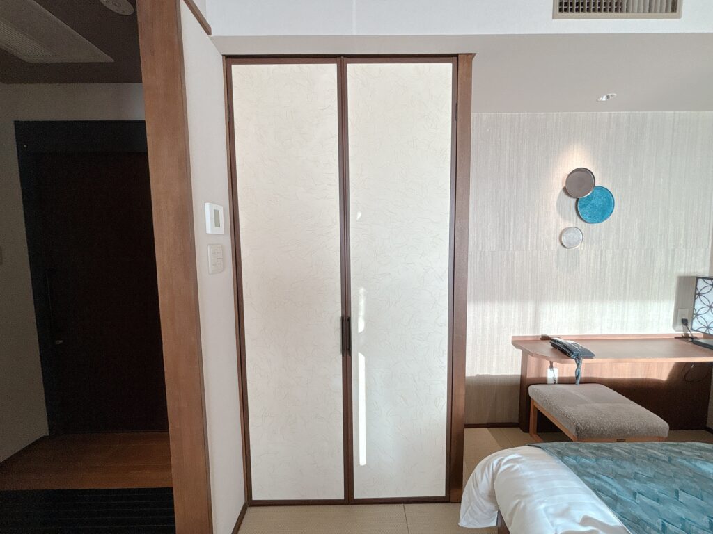 庄川温泉ゆめつづり 客室のクローゼットを撮影した画像