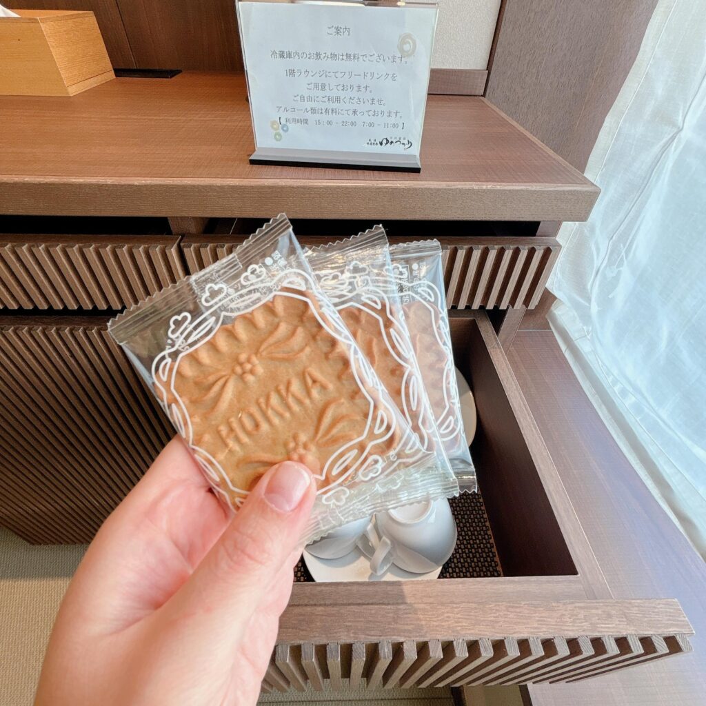 庄川温泉ゆめつづり 客室のミニバー周辺を撮影した画像3