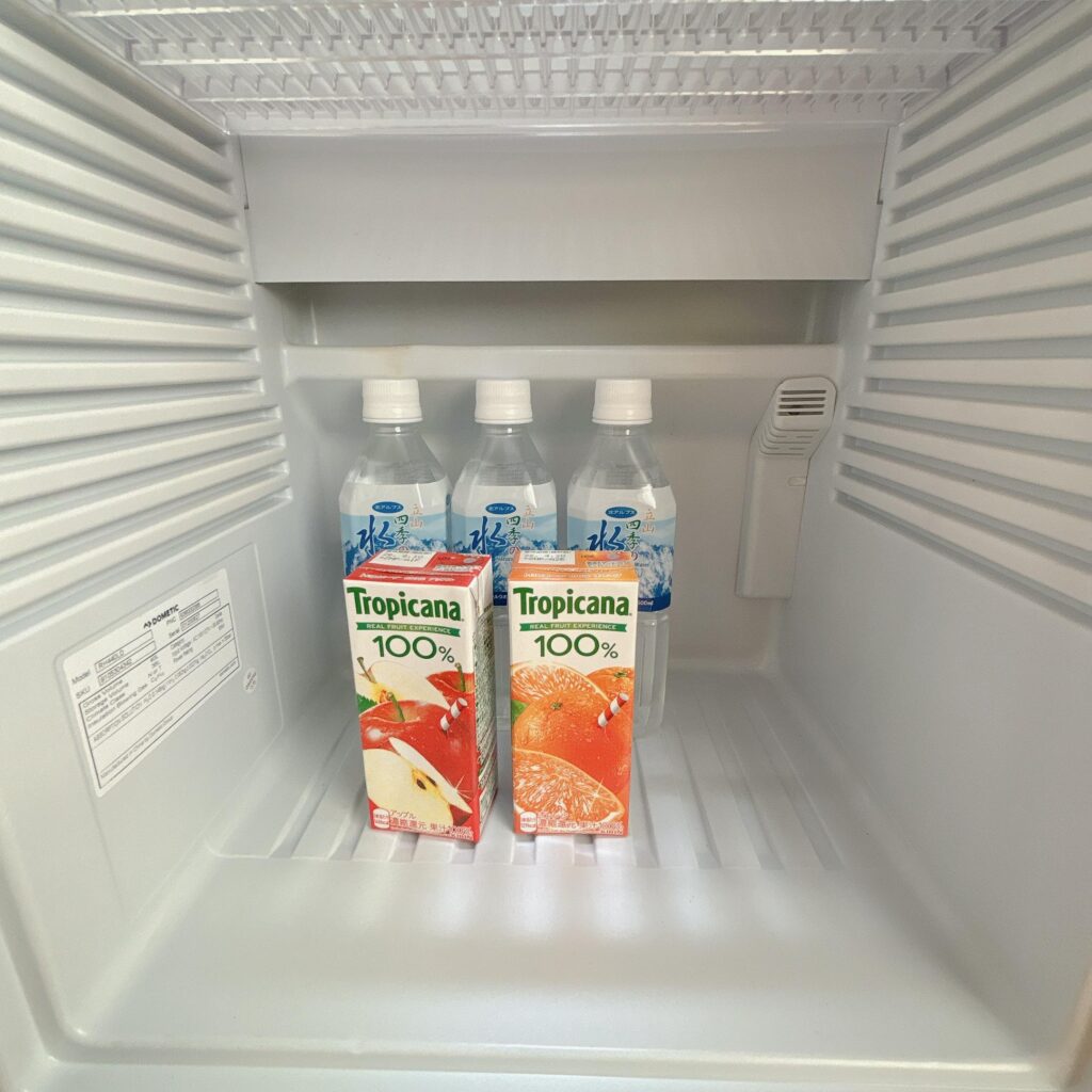 庄川温泉ゆめつづり 客室のミニバー周辺を撮影した画像7