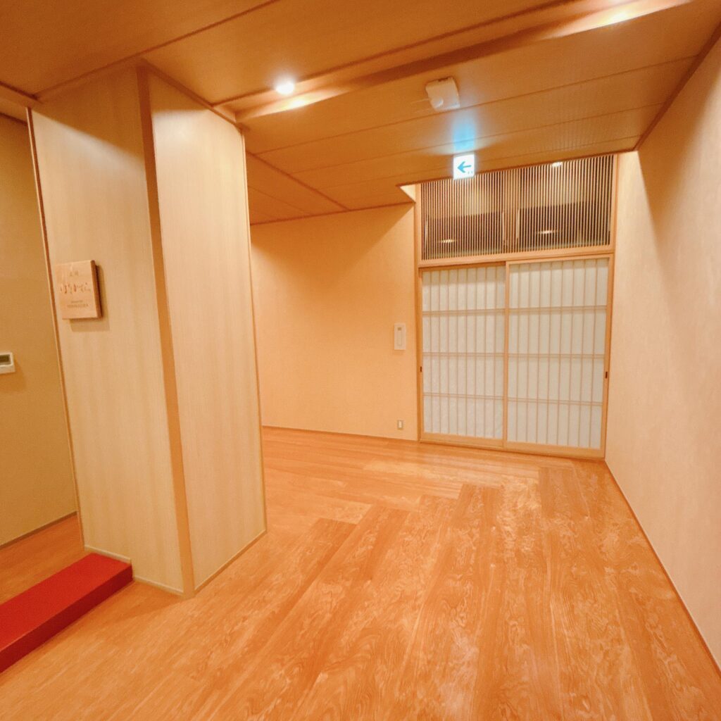 庄川温泉ゆめつづり 夕食会場へ向かう様子を撮影した画像2