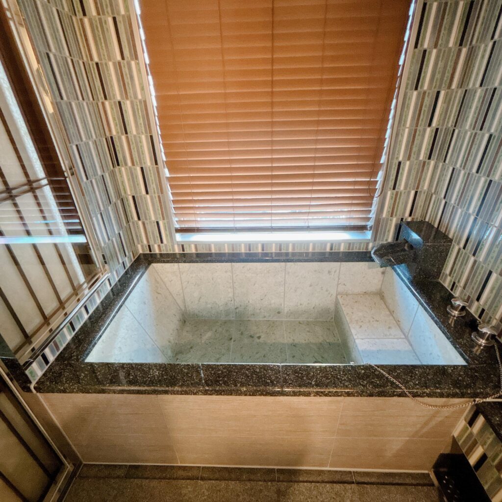 庄川温泉ゆめつづり 客室の浴室を撮影した画像3