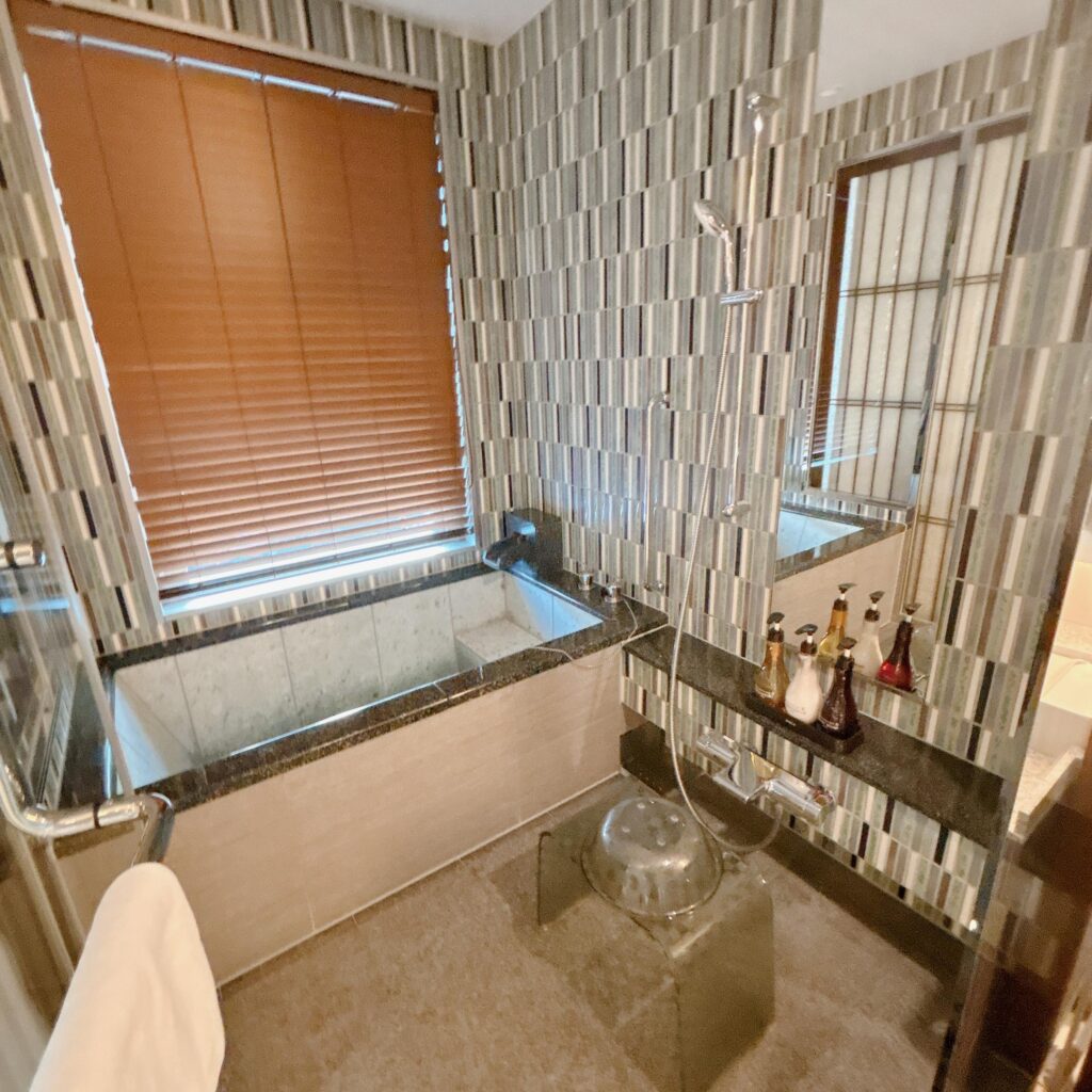 庄川温泉ゆめつづり 客室の浴室を撮影した画像2