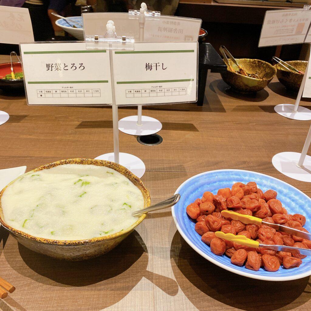 愛隣館 バイキング会場 里山ダイニング 朝食ビュッフェのメニューを撮影した画像29