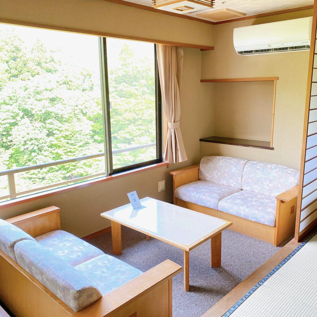 愛隣館　花かんむり14畳和室の様子を撮影した画像5