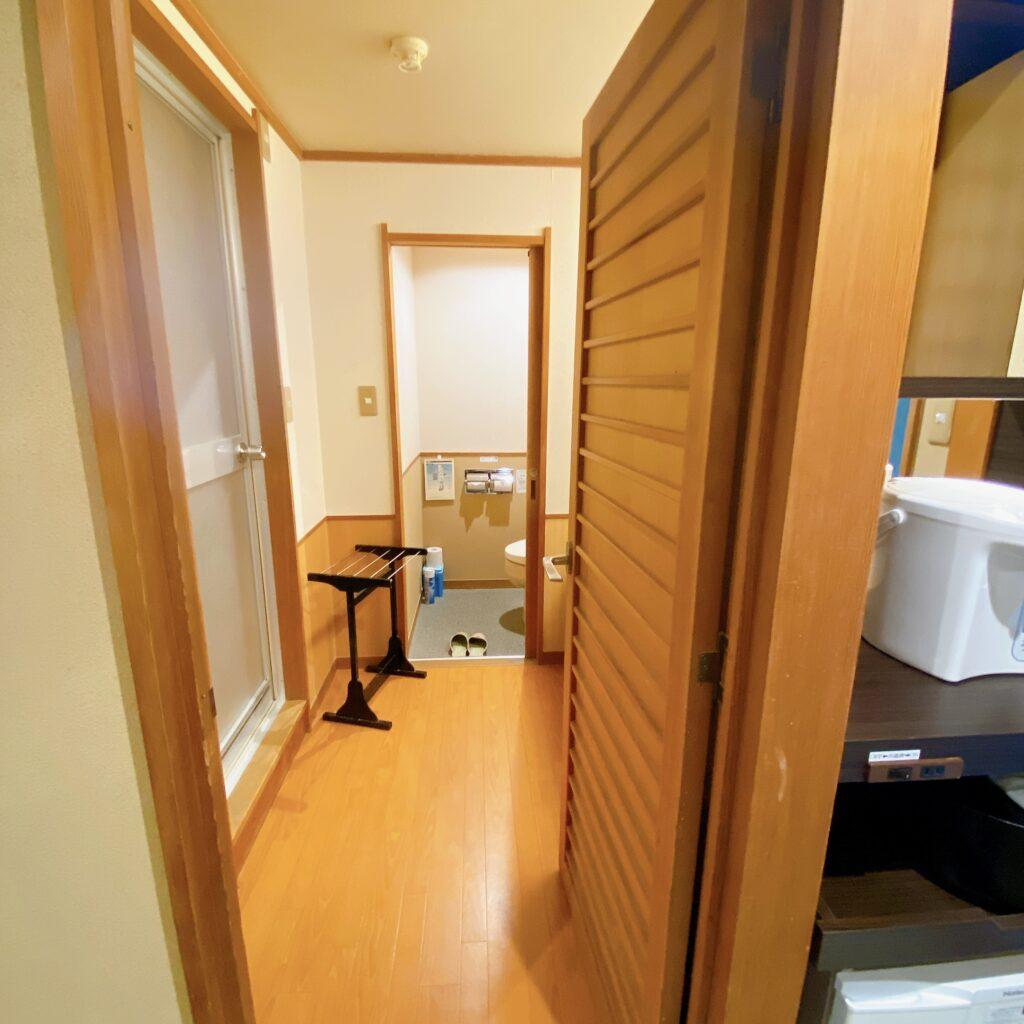 愛隣館　花かんむり14畳和室 洗面所の様子を撮影した画像1