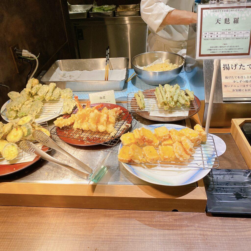 愛隣館 バイキング会場 里山ダイニング 夕食ビュッフェのメニューを撮影した画像28