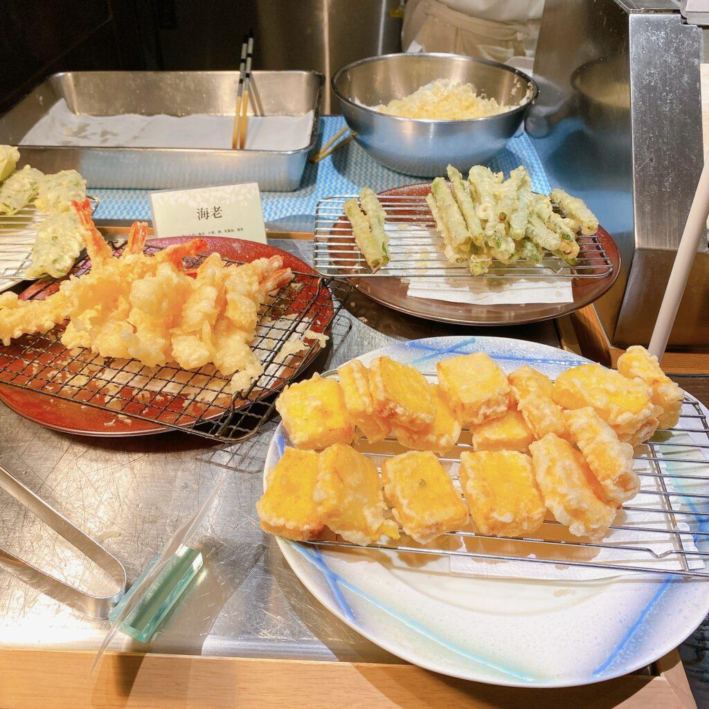 愛隣館 バイキング会場 里山ダイニング 夕食ビュッフェのメニューを撮影した画像29