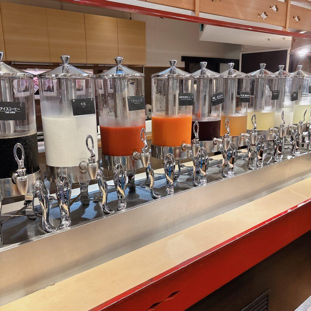 アオアヲナルトリゾート　朝食バイキング　ドリンクコーナーを撮影した写真