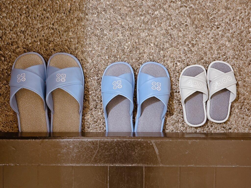 アオアヲナルトリゾート　スリッパを撮影した画像1