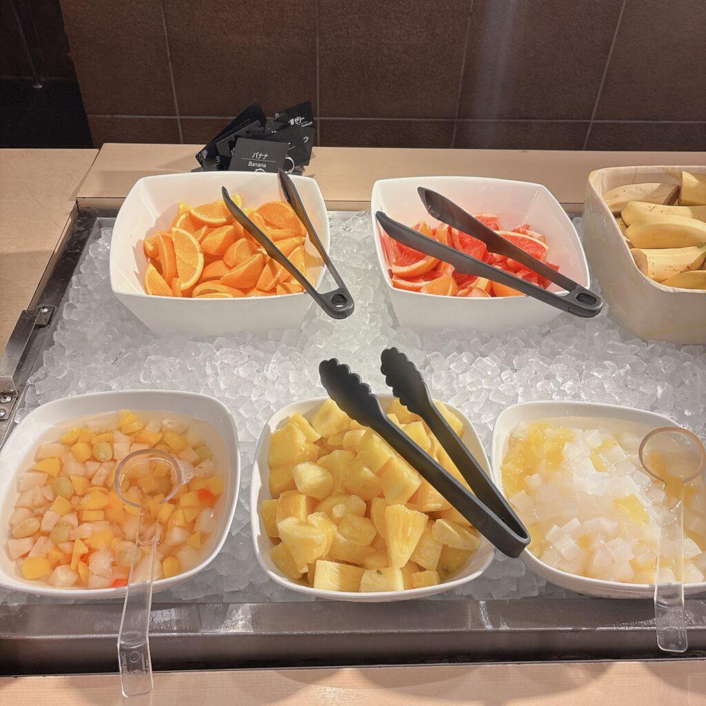 アオアヲナルトリゾート　朝食バイキング　フルーツコーナーを撮影した写真2
