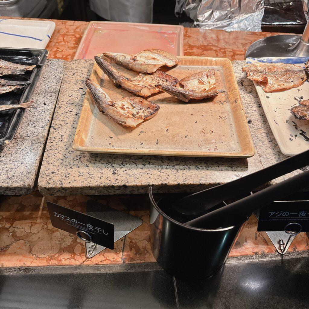 アオアヲナルトリゾート　朝食バイキング　炭火焼のお魚を撮影した写真3