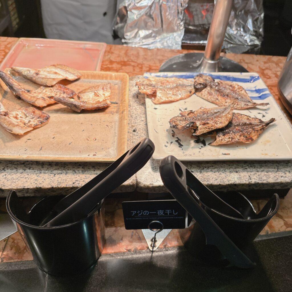 アオアヲナルトリゾート　朝食バイキング　炭火焼のお魚を撮影した写真4