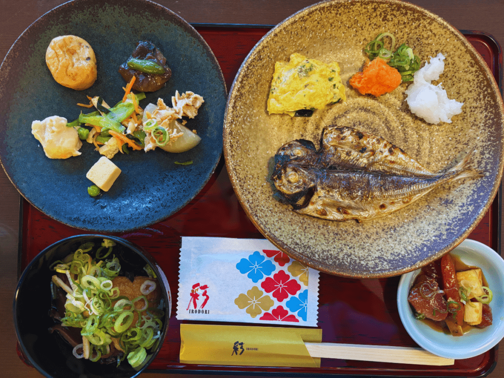 アオアヲナルトリゾート　朝食バイキング　実際に盛り付けた写真