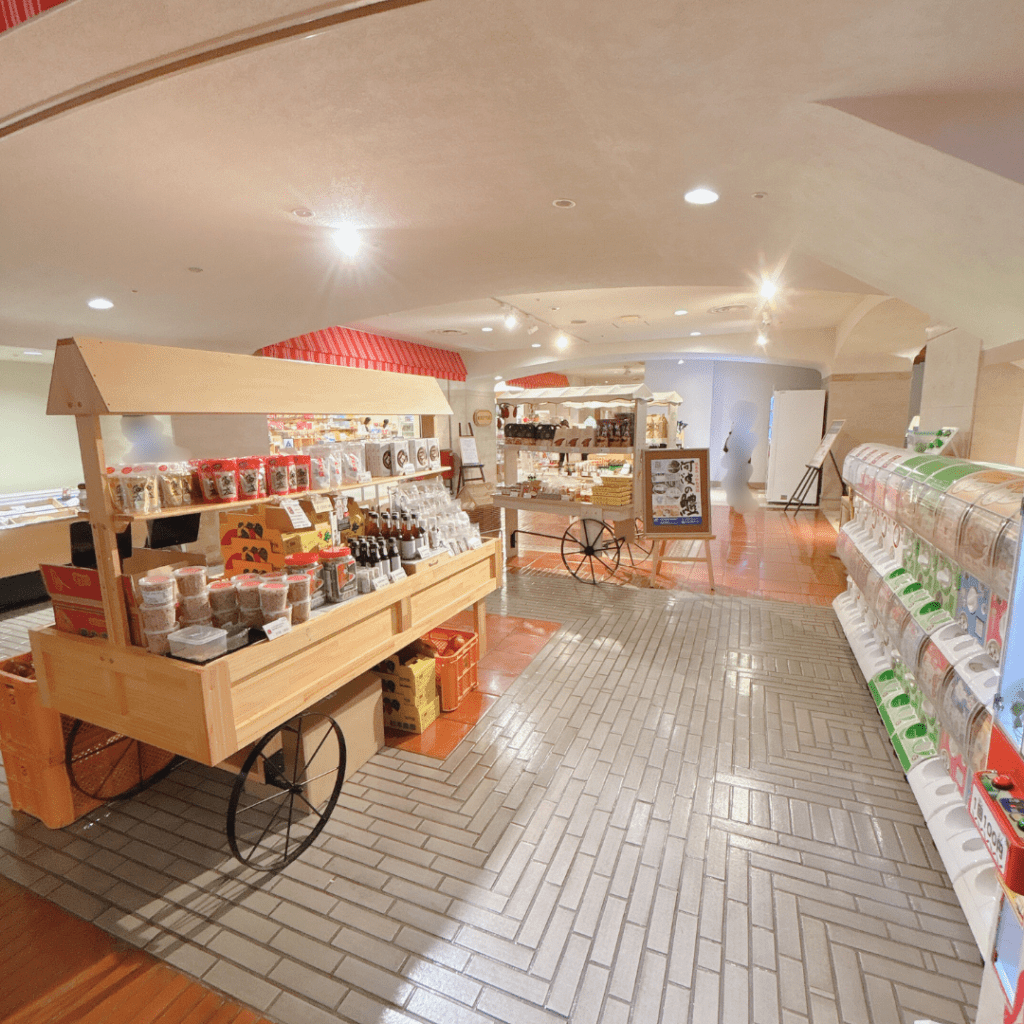 アオアヲナルトリゾート　売店の様子を実際に撮影した画像1