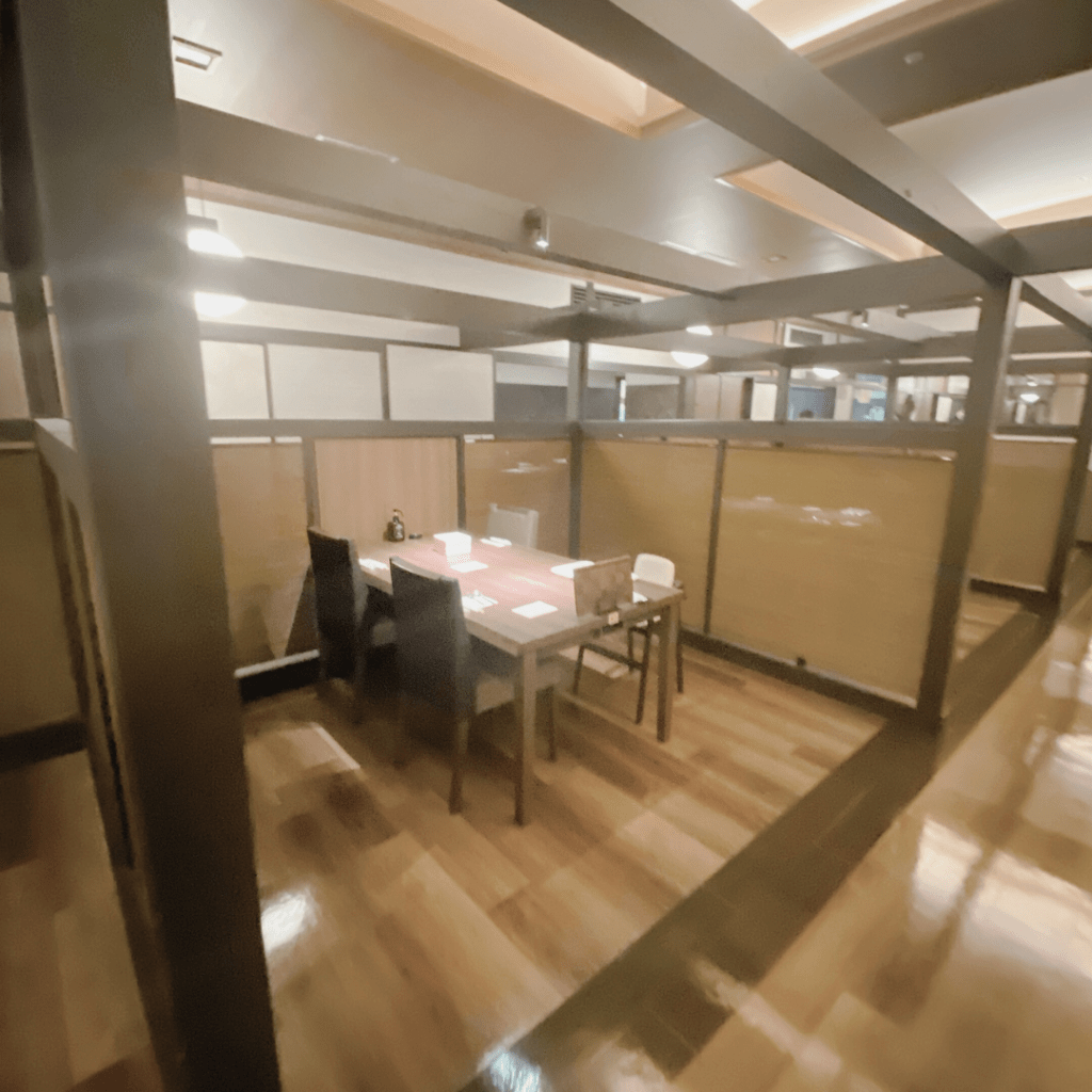 愛隣館 バイキング会場 里山ダイニングの会場内を撮影した画像3