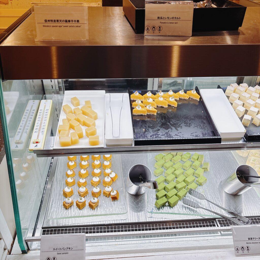 蓼科グランドホテル滝の湯　夕食ビュッフェのメニューを撮影した画像37