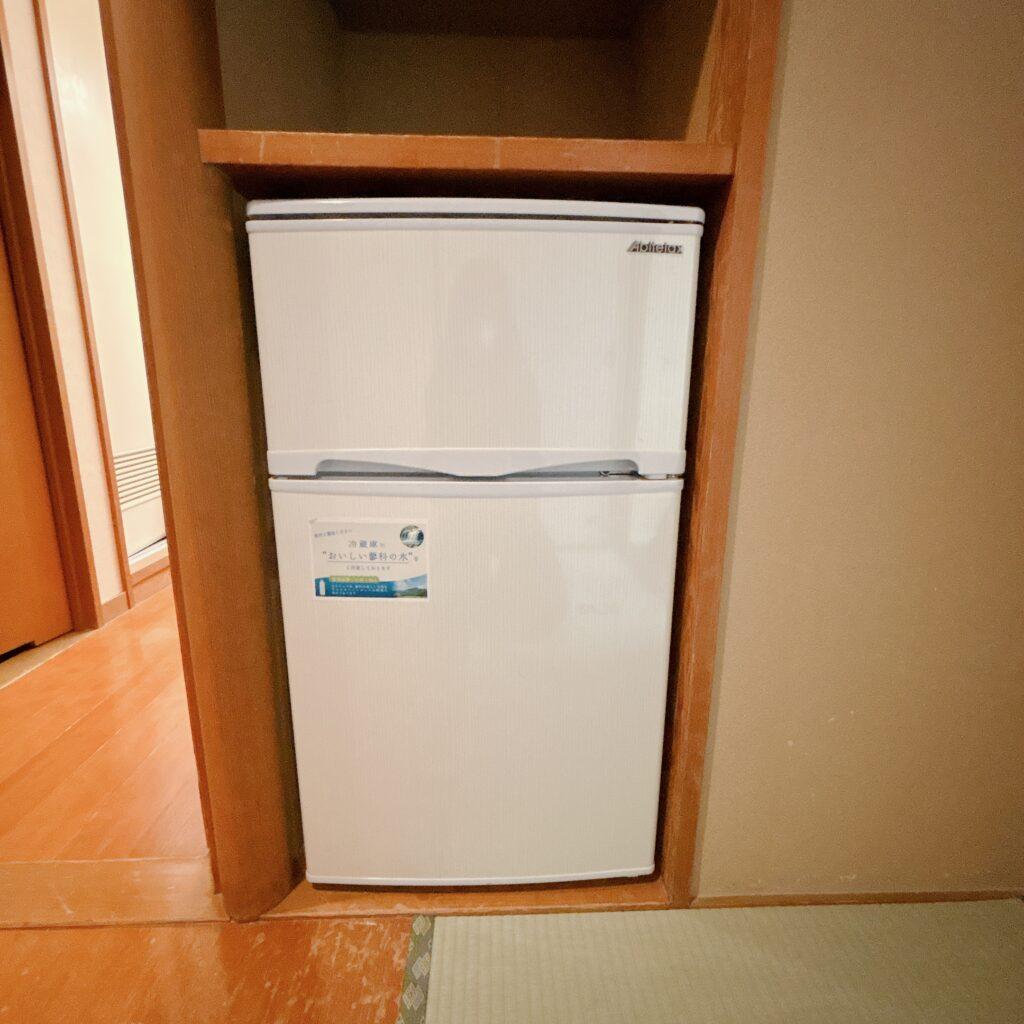 蓼科グランドホテル滝の湯　客室の冷蔵庫を撮影した画像1