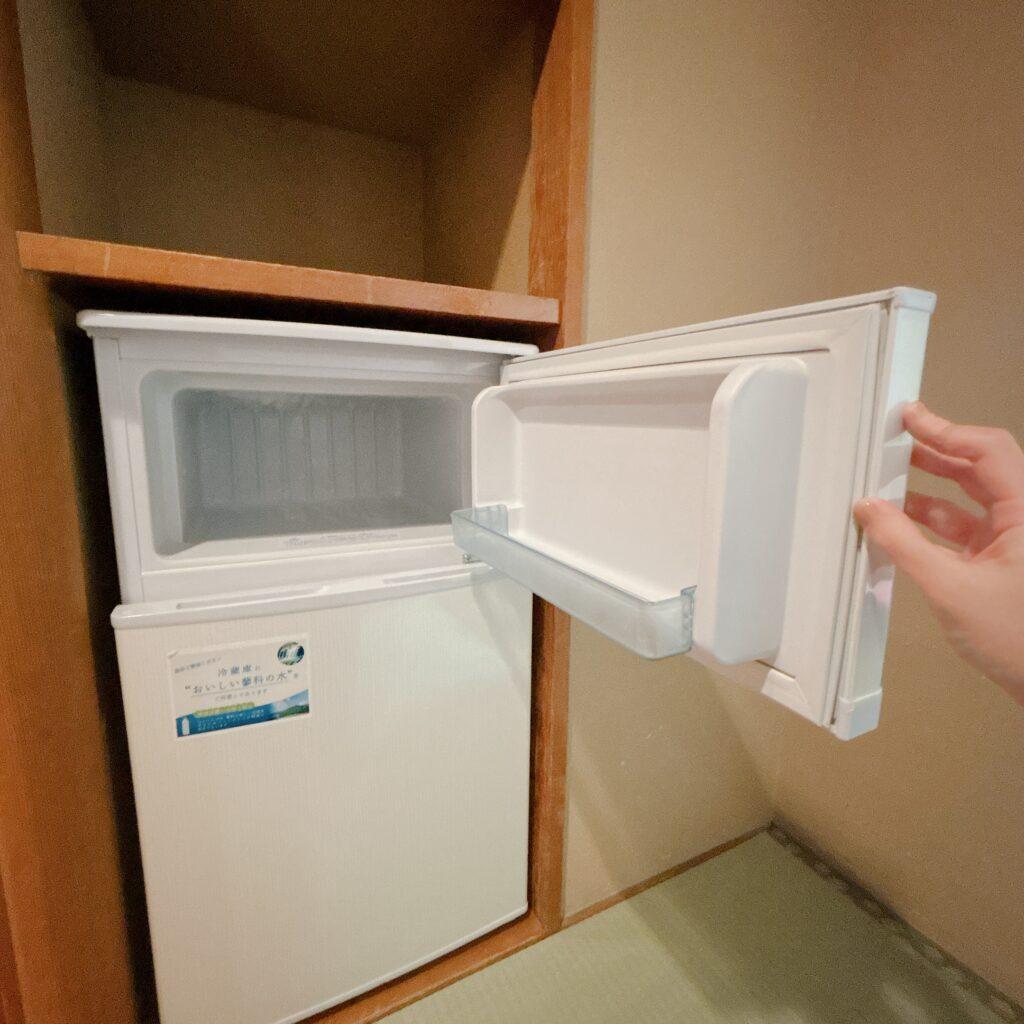 蓼科グランドホテル滝の湯　客室の冷蔵庫を撮影した画像3