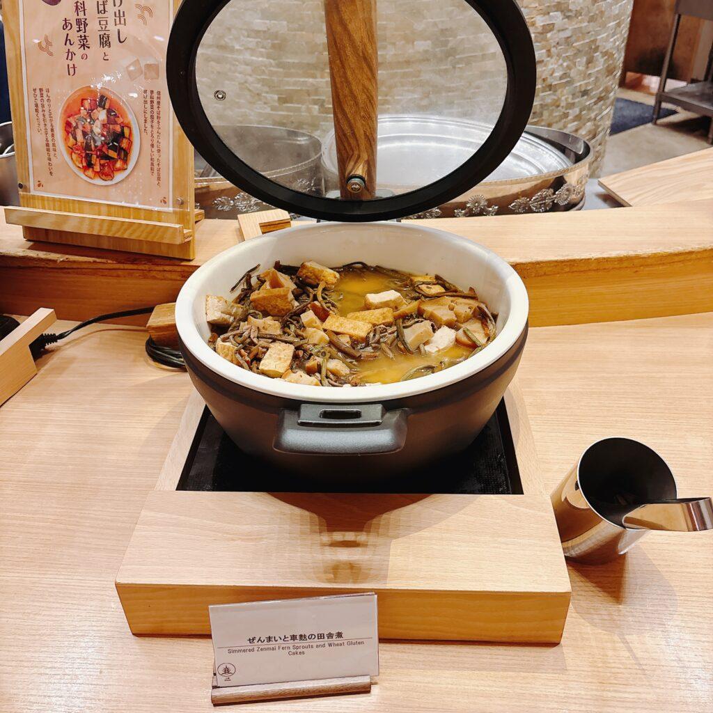 蓼科グランドホテル滝の湯　夕食ビュッフェのメニューを撮影した画像1